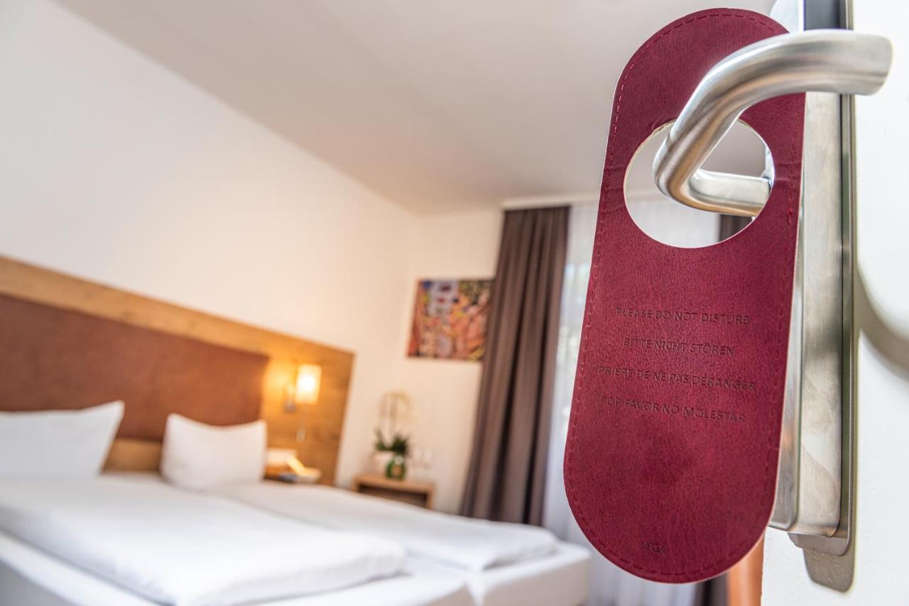 Ratskeller Lauda Hotel ภายนอก รูปภาพ